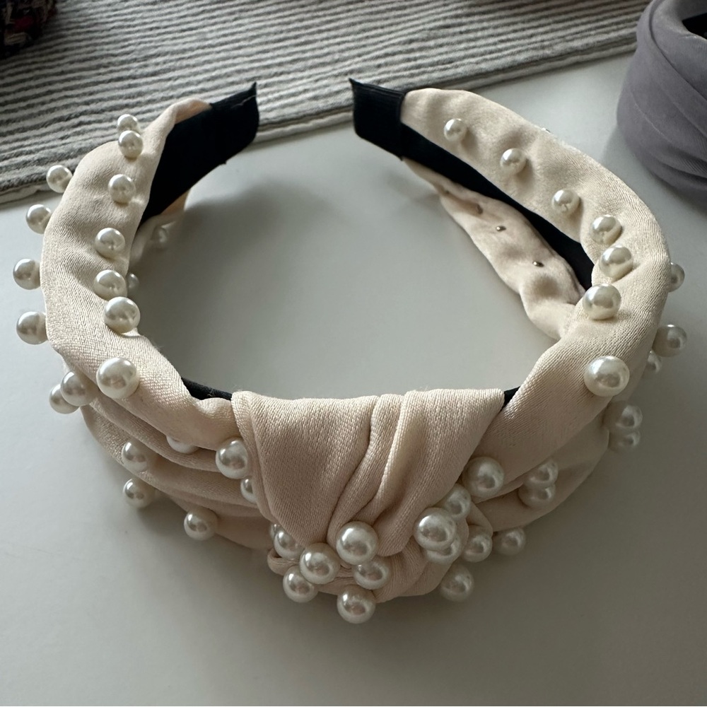 Stylish Head Accessory Collection - Picture 9 of 16